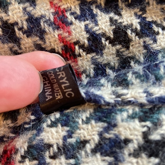 Fleece Sweater Blanket Poncho Tartan Plaid One Size Red Navy Tan Hunter Green - Picture 10 of 10